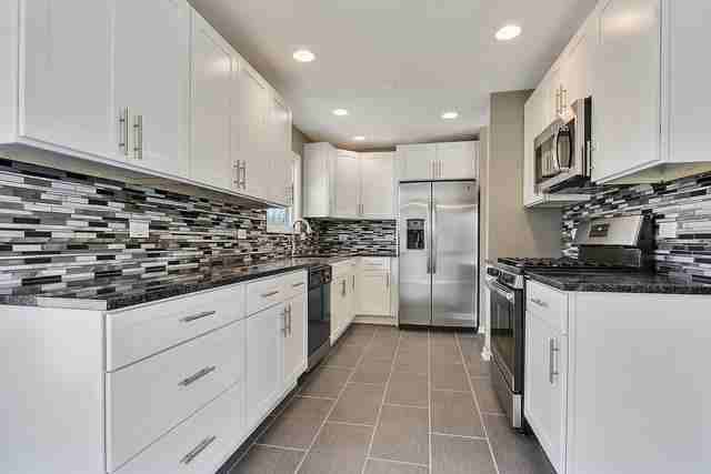 14808 Park Ave - Photo 3 of 10