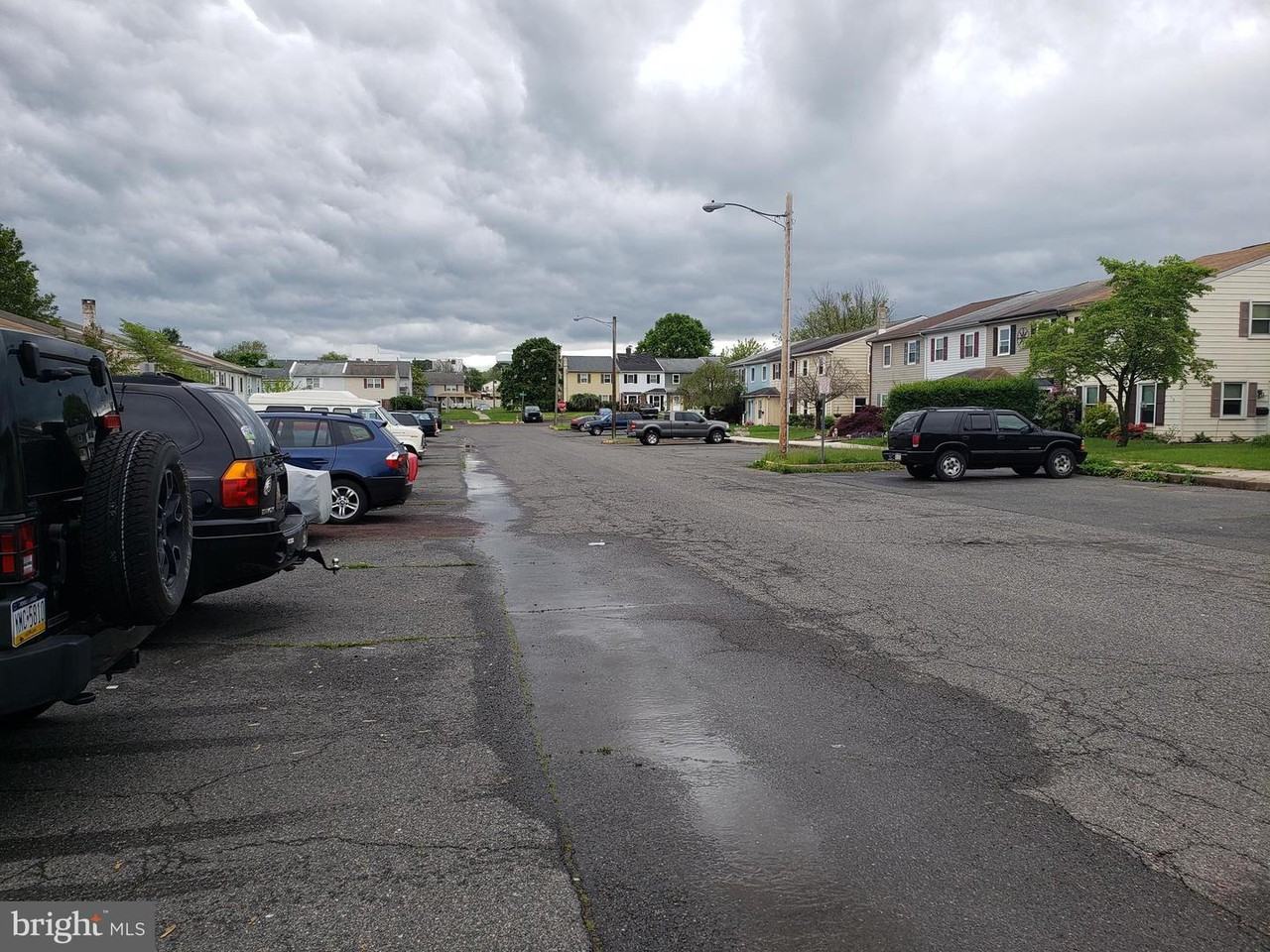 729 Valley Rd - Photo 2 of 21