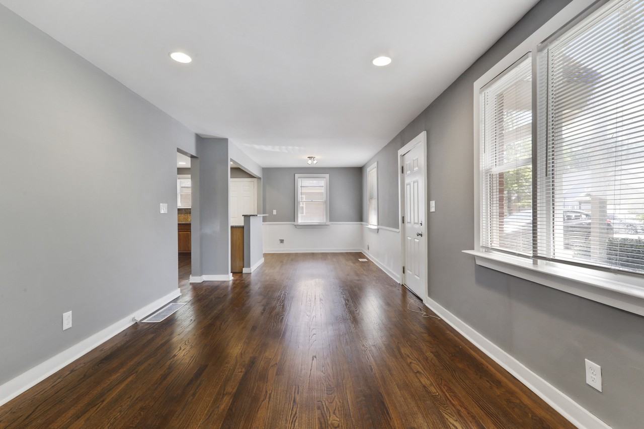 2454 Crestview Ave - Photo 3 of 3