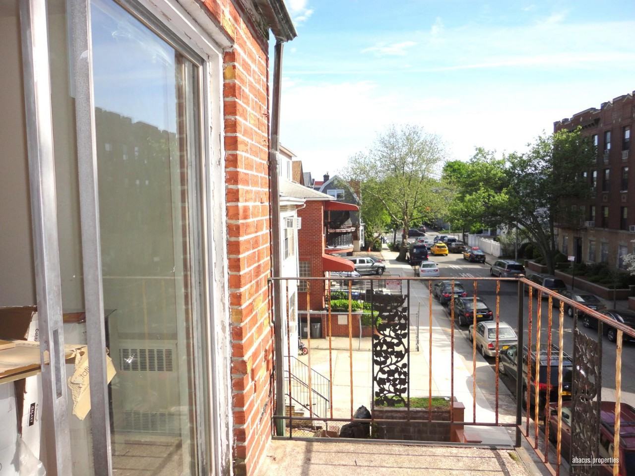 463 E 9th St #3 - Photo 3 of 9