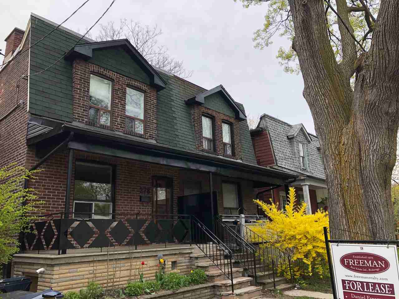 Bathurst St & Dupont St, Toronto, ON M5R 3C9 3 Bedroom Apartment for