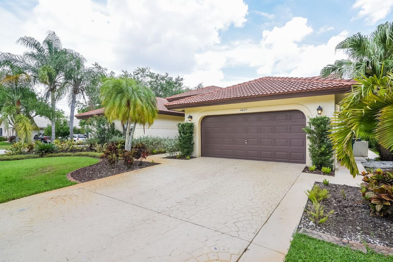 4645 NW 99th Ln - Photo 2 of 20