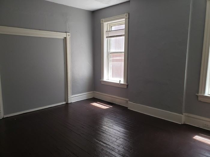 3555 Nebraska Ave - Photo 3 of 7