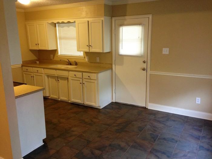 916 Burt Dr - Photo 3 of 19