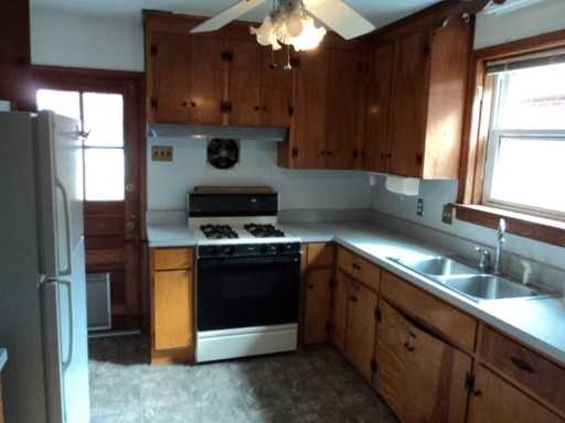4702 W Grace St - Photo 3 of 6