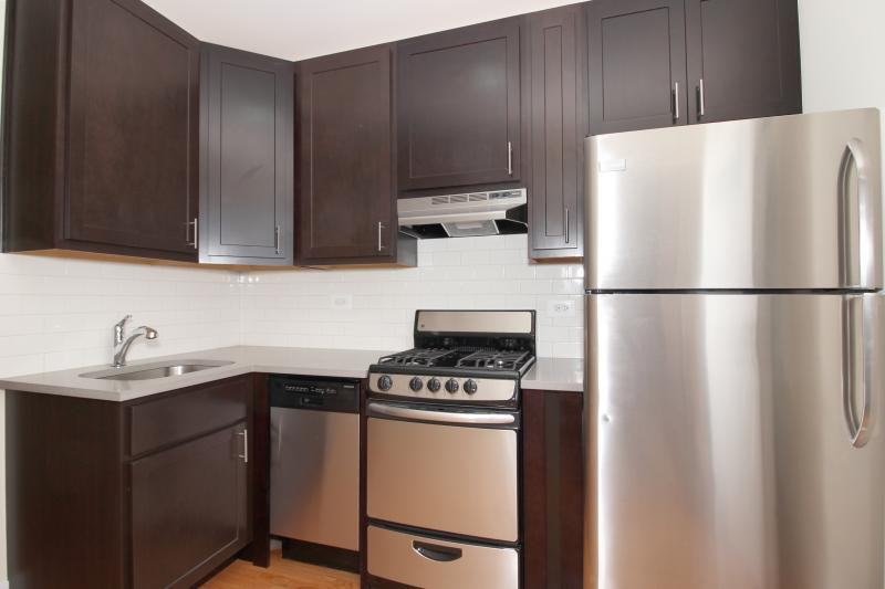 617 W Melrose Street - Photo 2 of 41