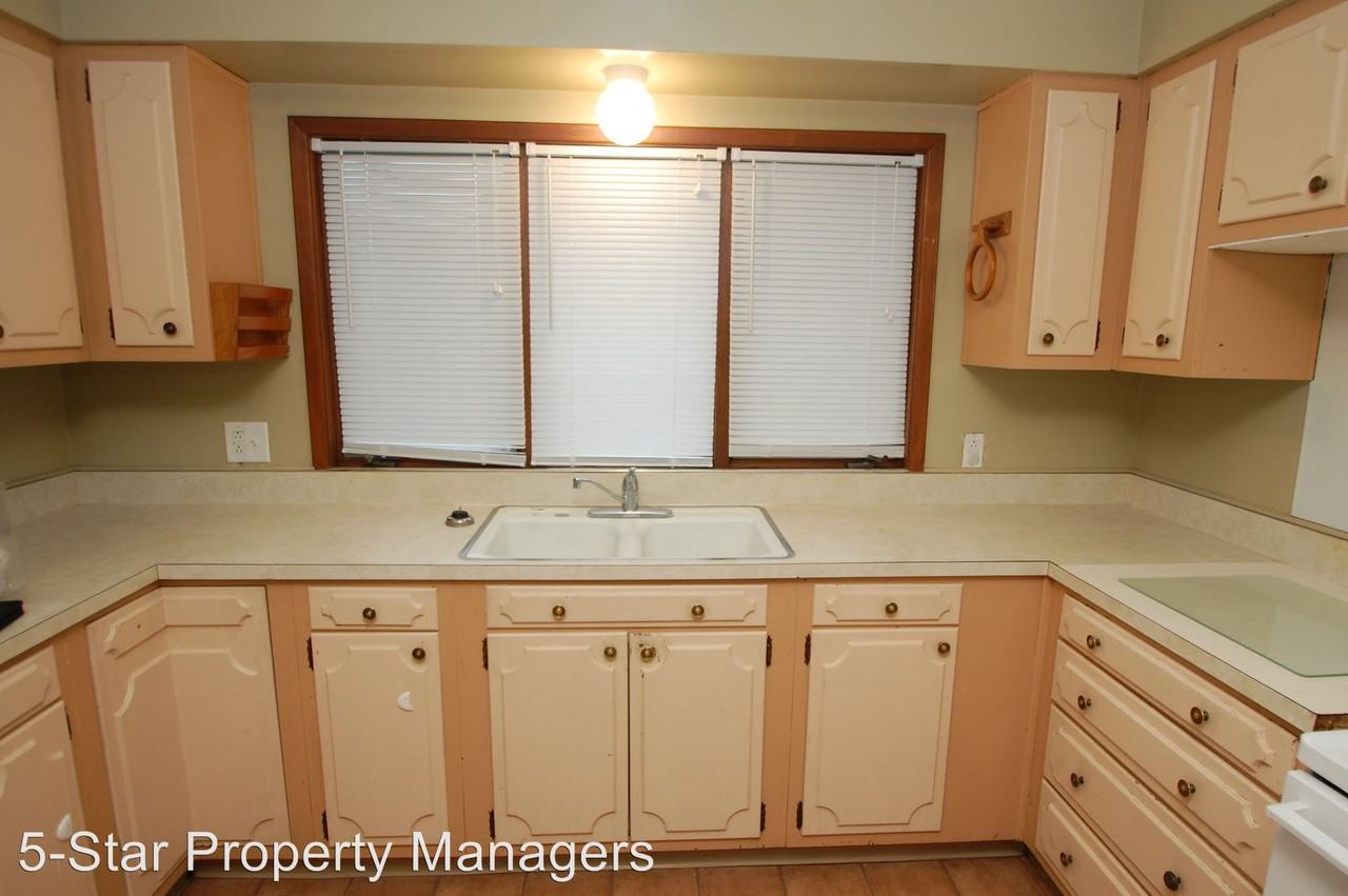 1016 Baker Dr - Photo 3 of 16