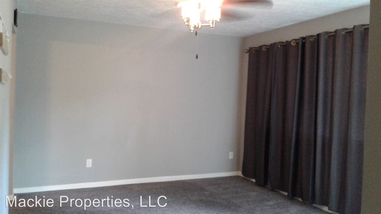 302 W Tecumseh Dr - Photo 2 of 10