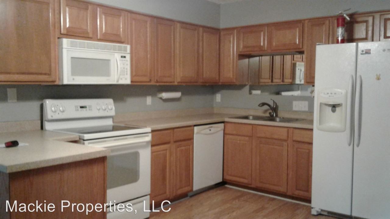 302 W Tecumseh Dr - Photo 3 of 10