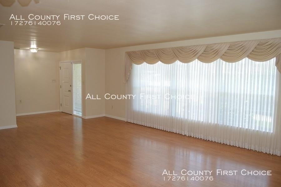 3895 High Bluff Dr - Photo 3 of 17