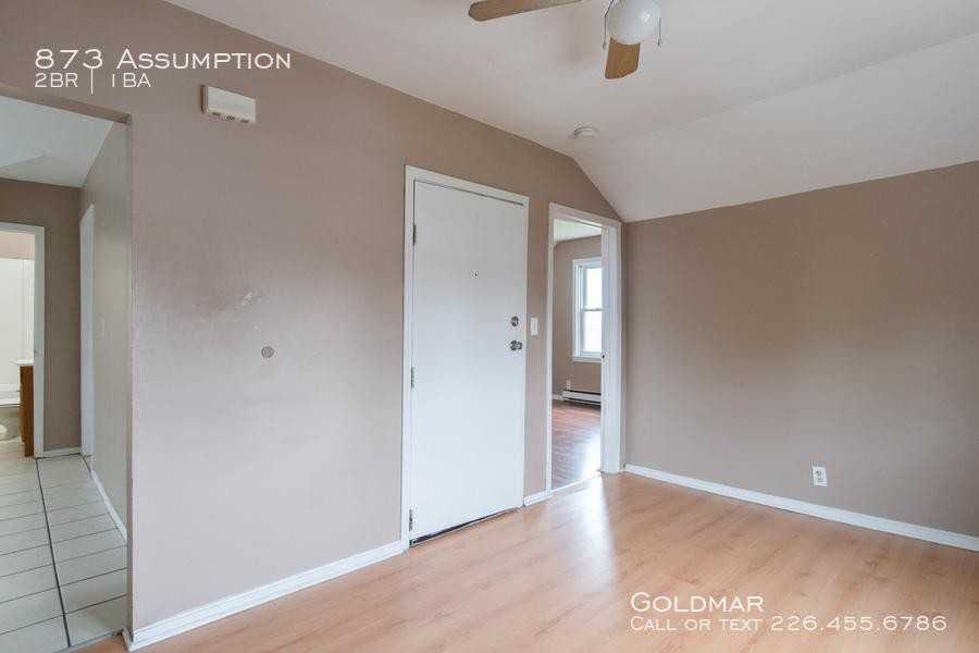 873 Assumption St - Photo 3 of 13