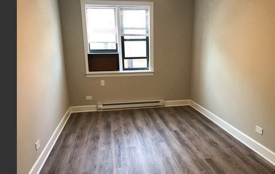 549 W Aldine - Photo 3 of 6