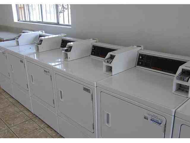 Las Brisas Apartments - Photo 2 of 10