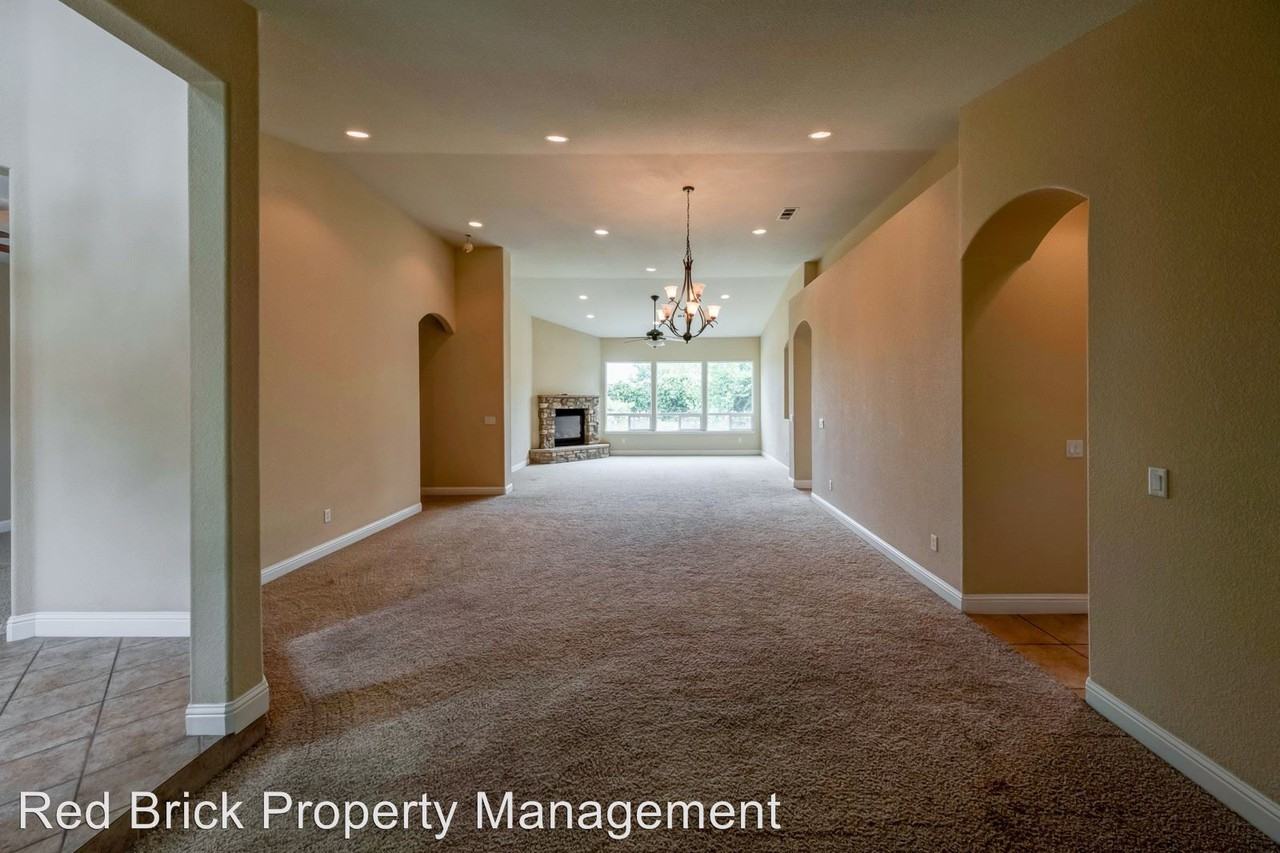 129 Tillerman Dr - Photo 2 of 18