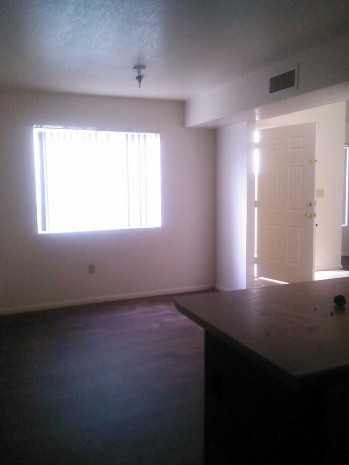 1915 S 39th St #87 - Photo 4 of 14