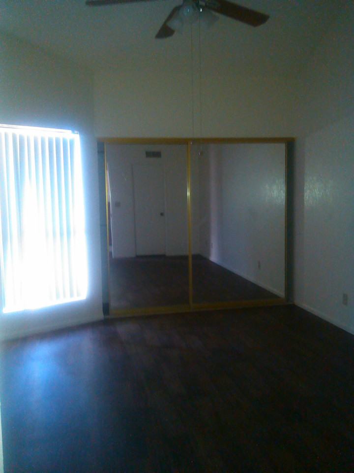 1915 S 39th St #87 - Photo 6 of 14