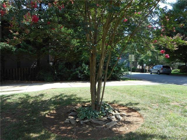 1823 Dearmon Dr - Photo 3 of 15