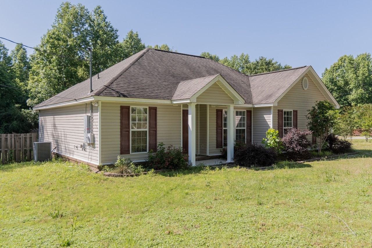 702 Powell Loop - Photo 2 of 44