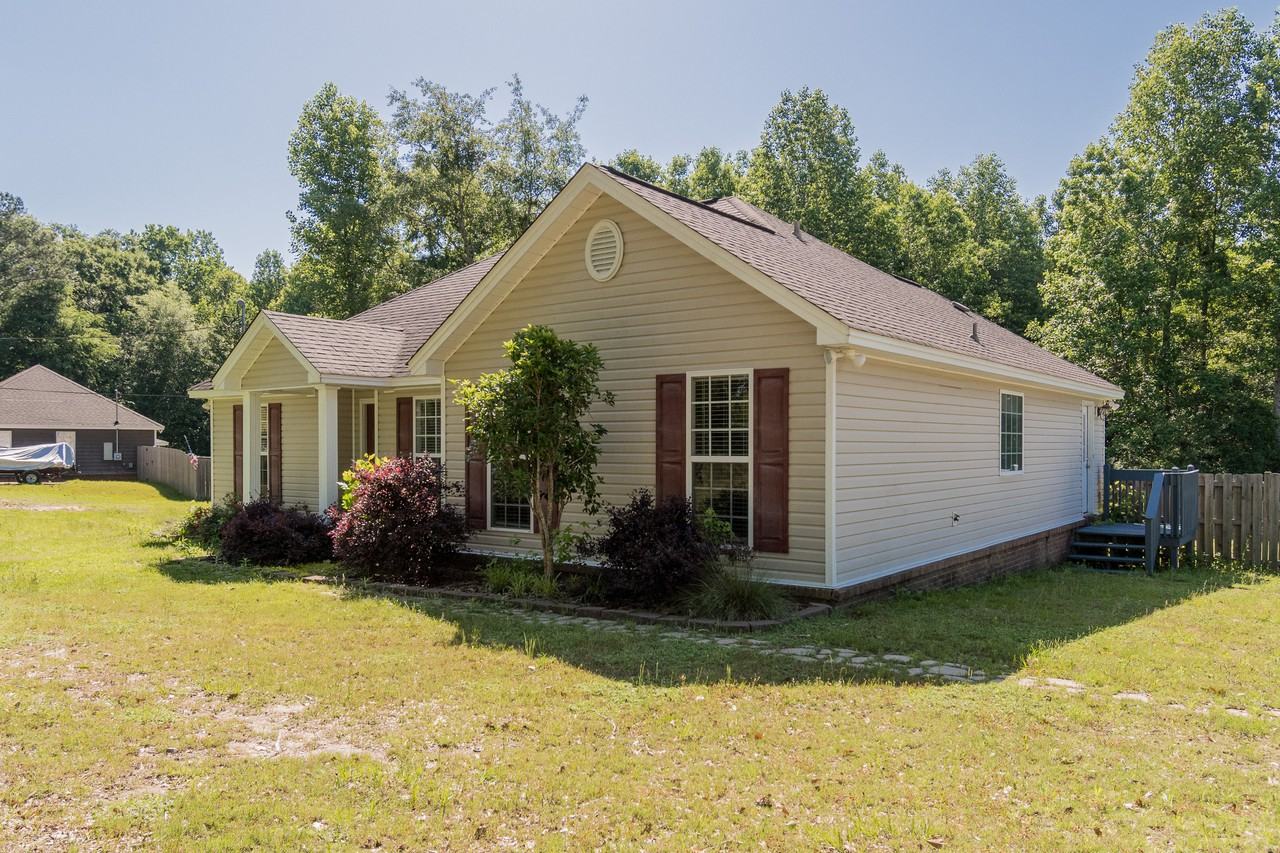 702 Powell Loop - Photo 3 of 44