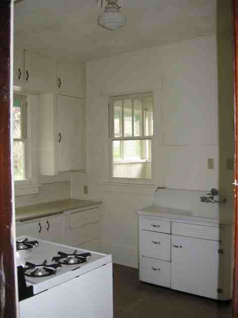 945 N 31st St - Photo 3 of 3