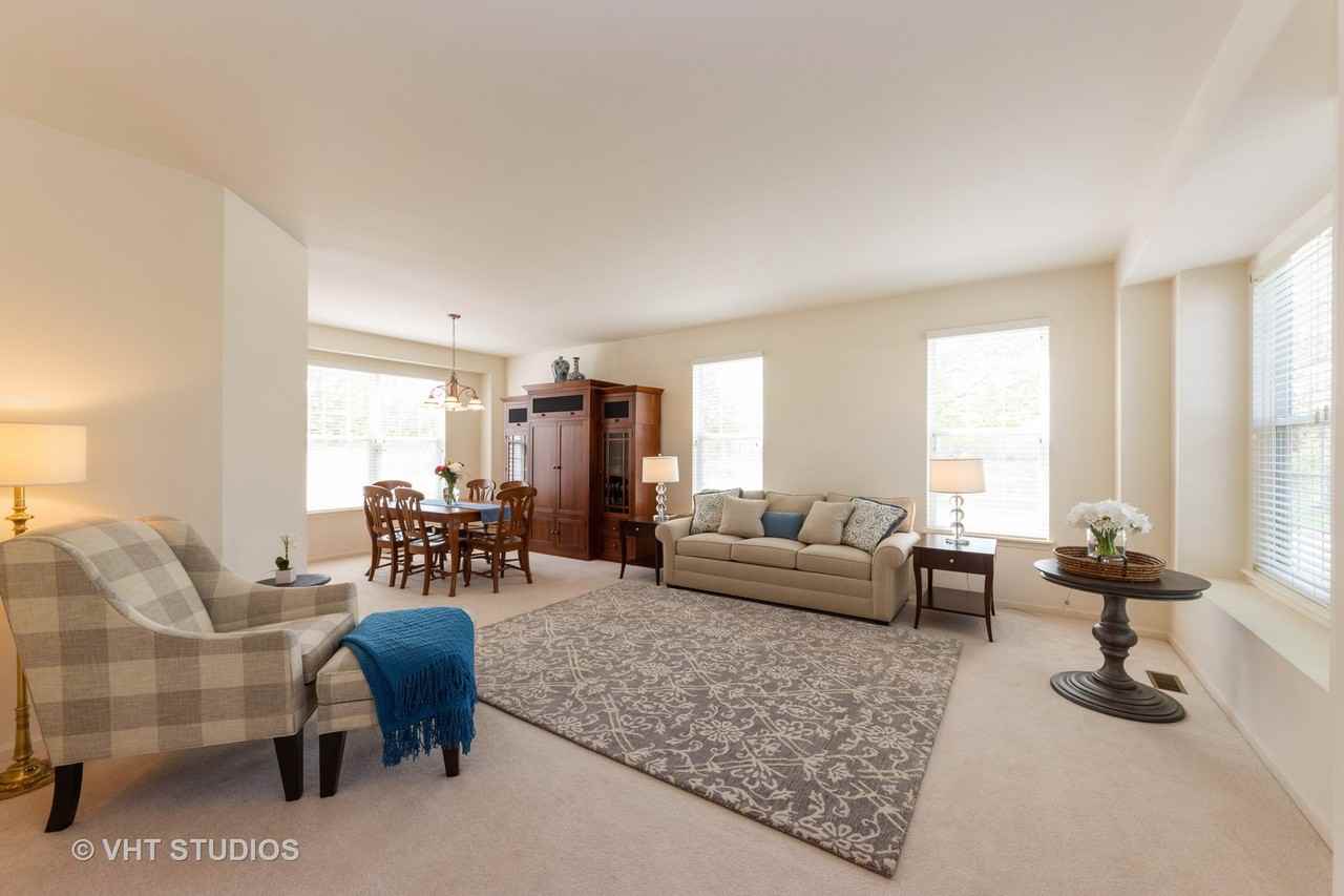 1104 Amelia Ct - Photo 2 of 10