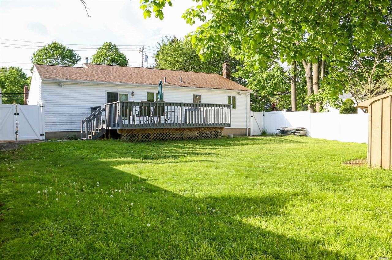 66 Smith St - Photo 2 of 10