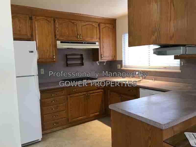 123 Belvue Dr - Photo 2 of 19