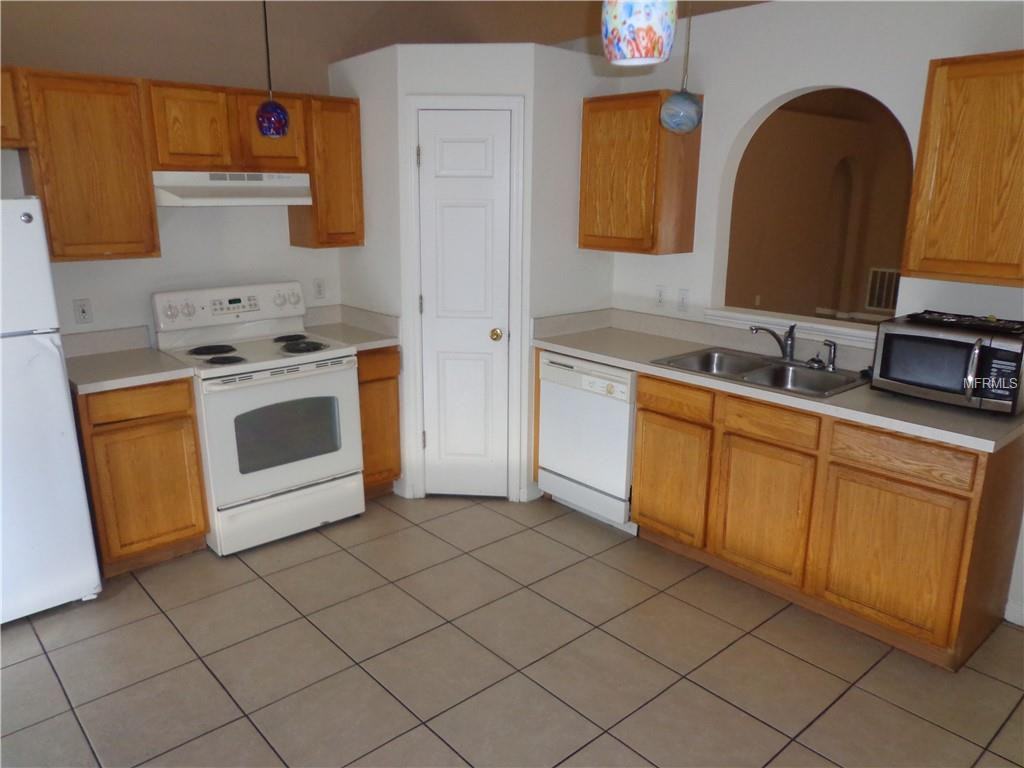 10523 Opus Dr - Photo 2 of 7