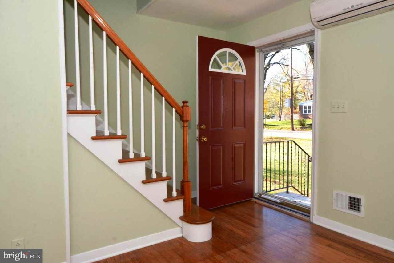 17 Montgomery Ave - Photo 3 of 25