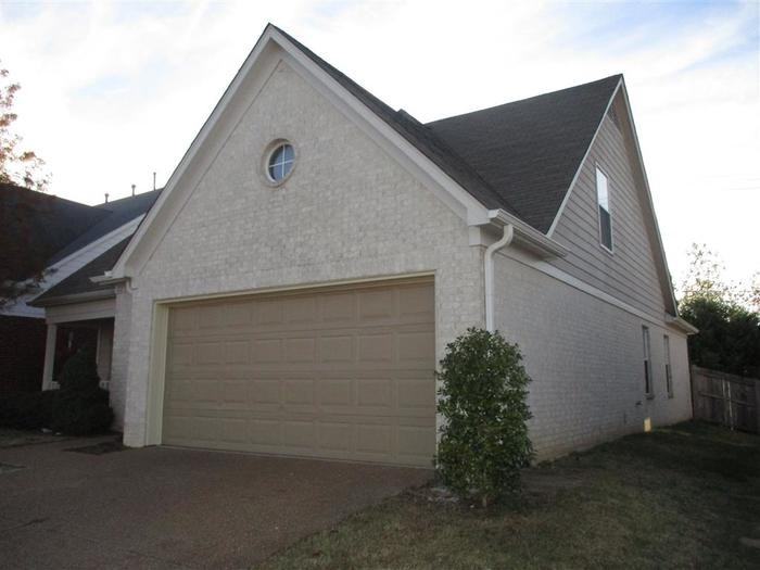 2257 Purple Leaf Cove - Photo 3 of 18