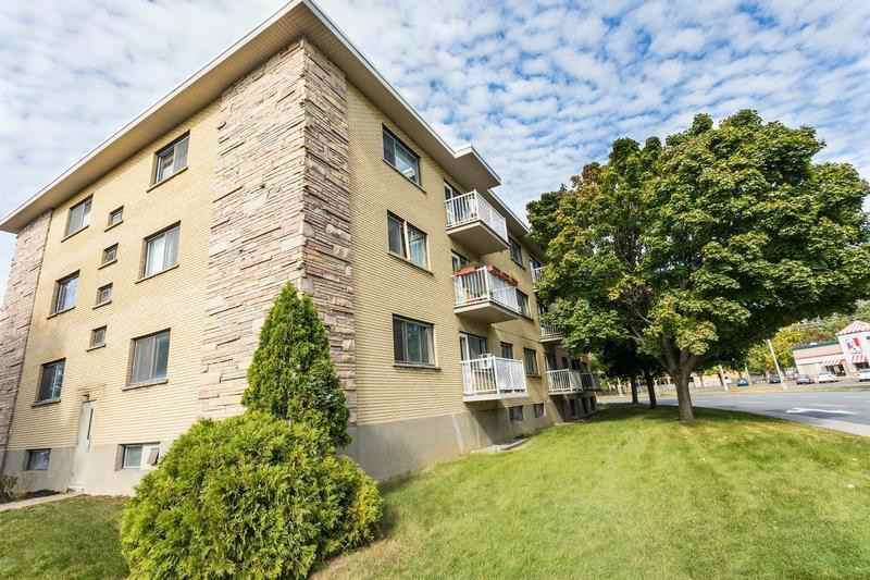 1605 boul. de la Concorde est Apartments 1605 Boul. De La Concorde