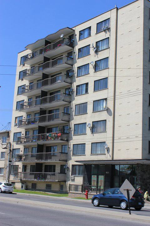 8325 boulevard de l'Acadie, Montreal, QC H3N 2W5 2 Bedroom