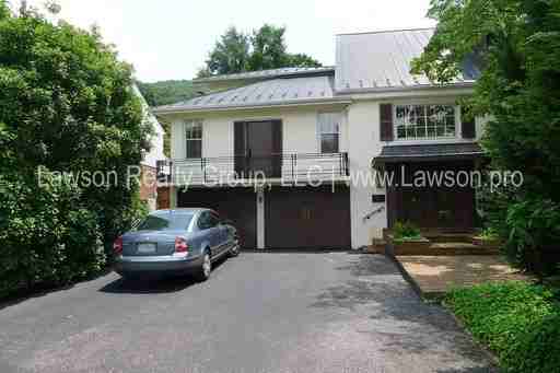 2222 Stanley Ave SE - Photo 2 of 34