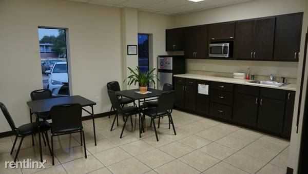 711 W Nolana Ave - Photo 3 of 10