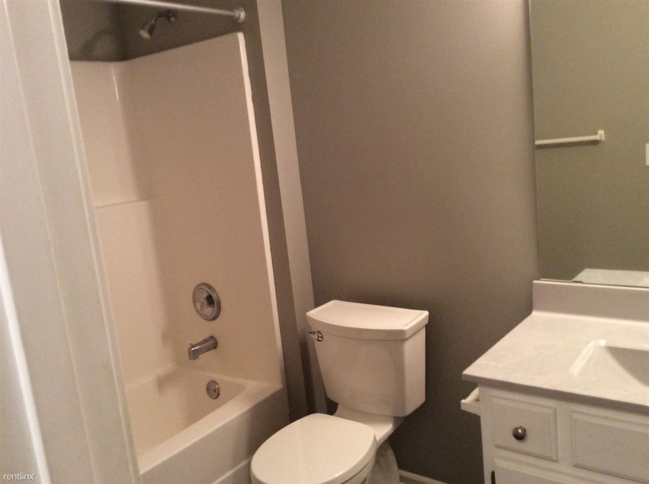 232 Sw Chartwell Circle - Photo 3 of 13