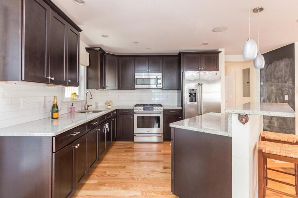 623 E 2nd St - Photo 3 of 10