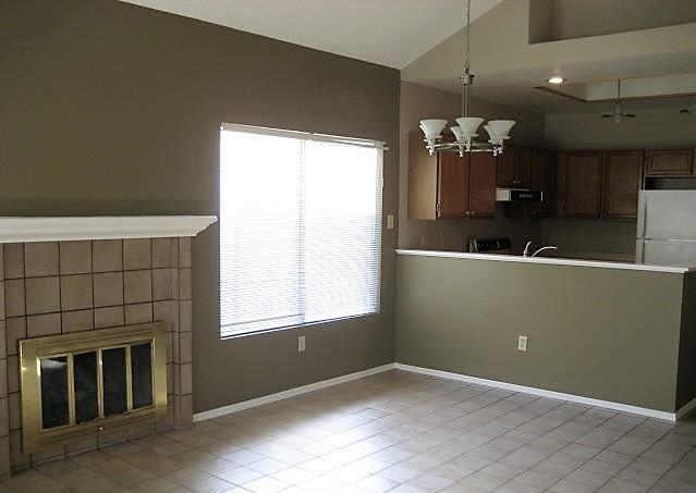 6807 S Dennis Dr - Photo 3 of 5