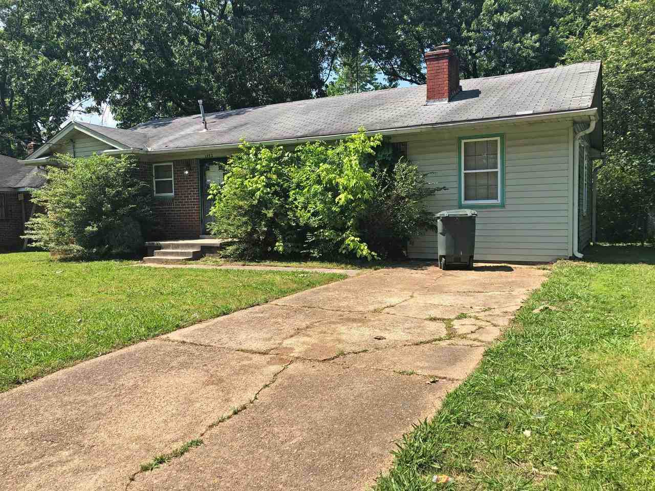 1892 Coventry Dr - Photo 2 of 11