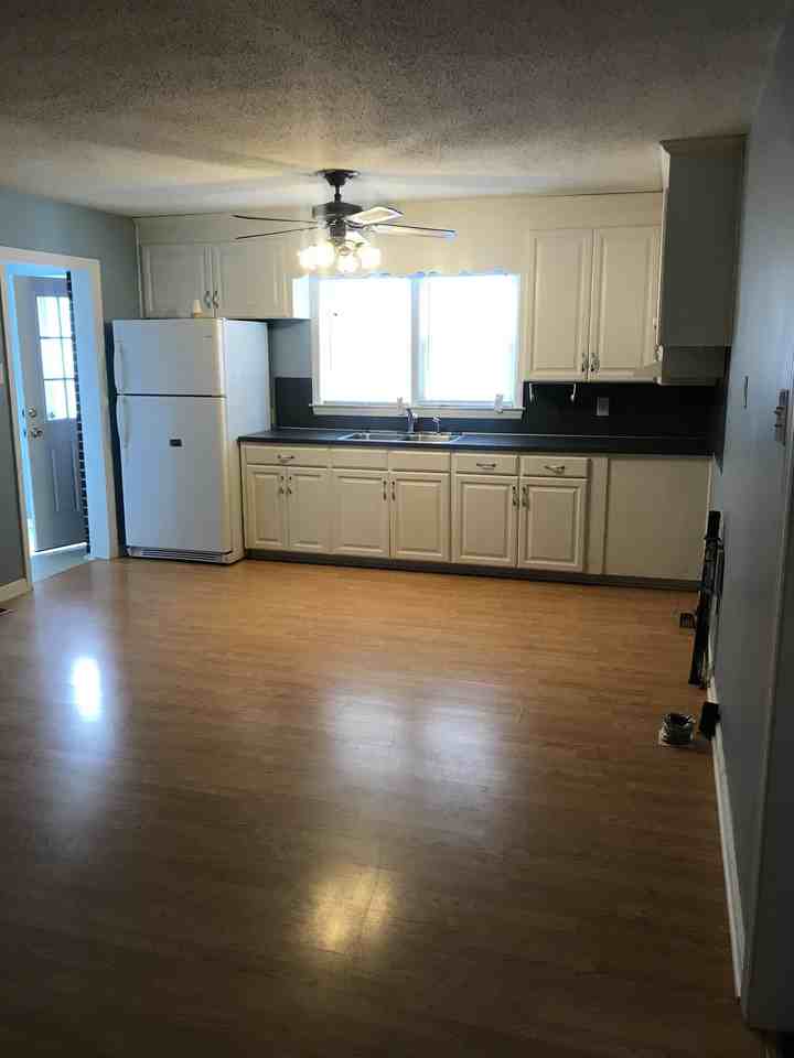 228 Franklin St - Photo 2 of 13