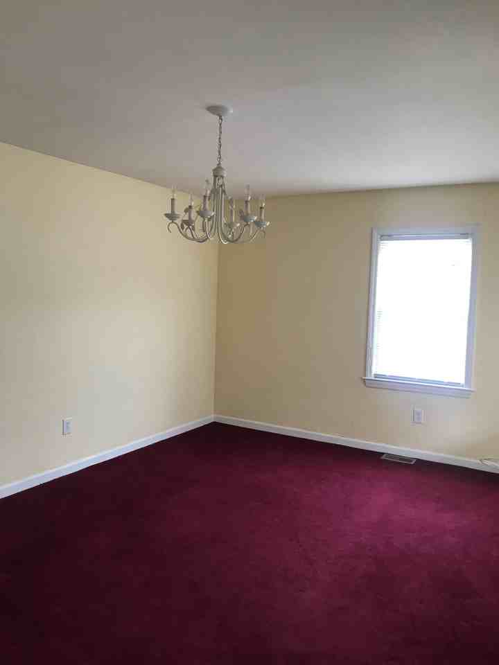 228 Franklin St - Photo 3 of 13