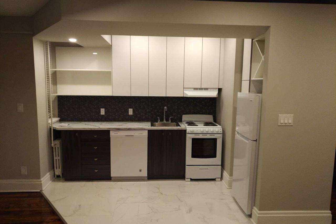 200 Laurier Avenue East #01 - Photo 2 of 9