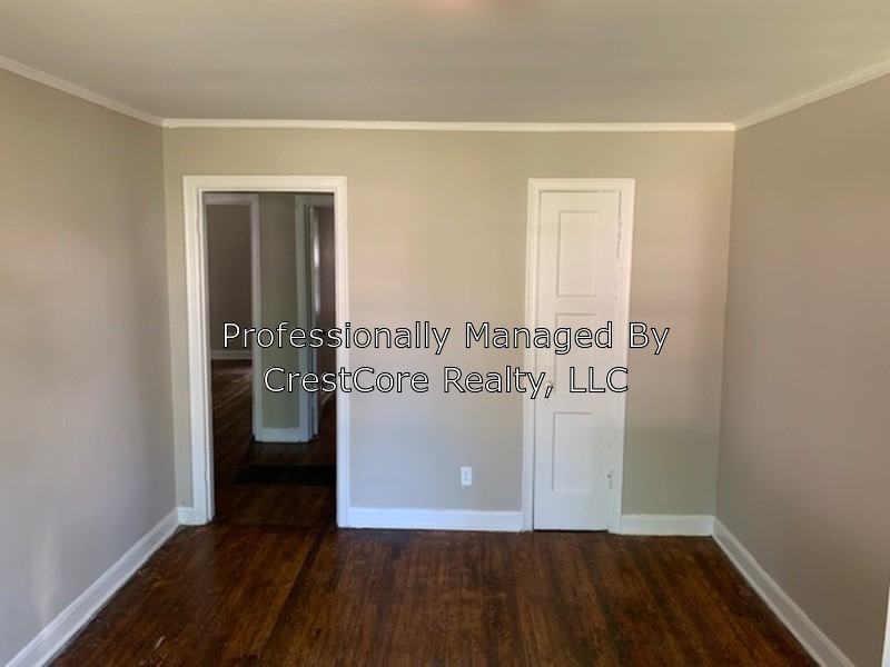 2273 Longstreet Dr - Photo 3 of 10