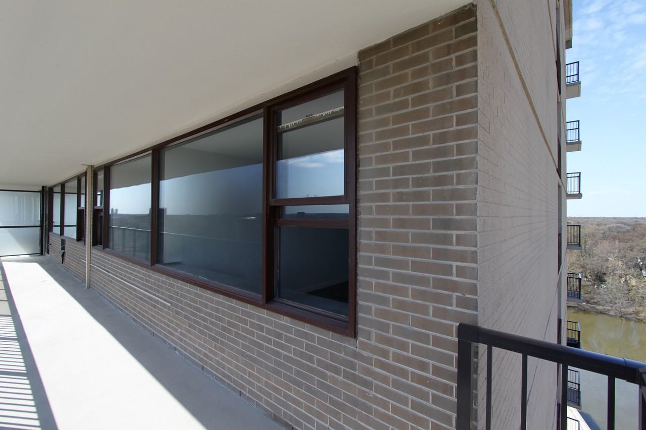 99 Wellington Crescent - Photo 3 of 19