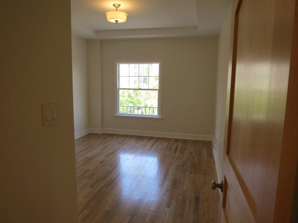 S. St. Andrews Pl. & W. 6th St. - Photo 2 of 42