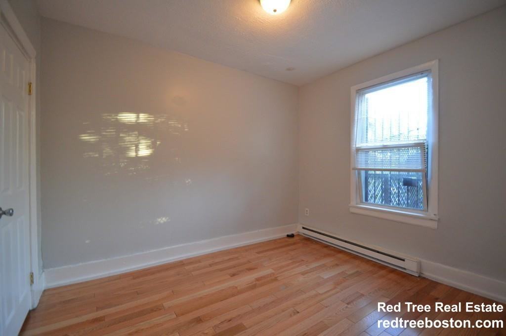 249 Washington St #1 - Photo 3 of 4