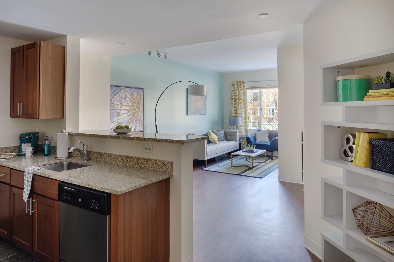 Peninsula Apartments - Photo 2 of 16