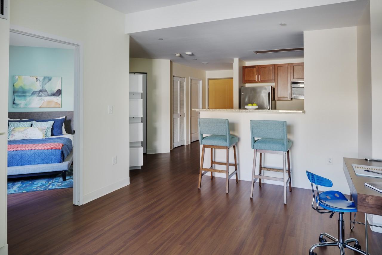 Peninsula Apartments - Photo 7 of 16