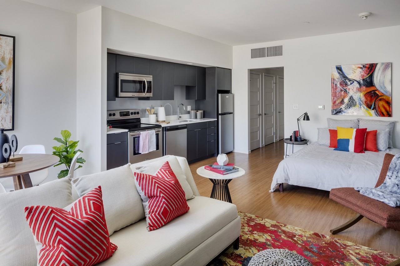 E3 Apartments - Photo 7 of 26