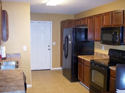 374 McDonald Dr - Photo 3 of 9