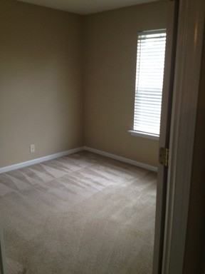 7811 Rainey Dr - Photo 3 of 6